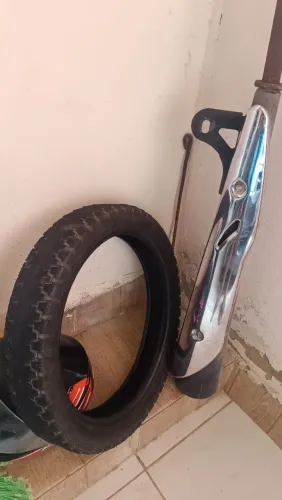 Vendo peneu usando para jet