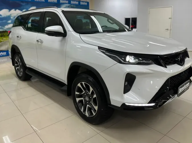 Toyota Hilux CD SRX Limited 4X4 2.8 TDI Die.aut 2025