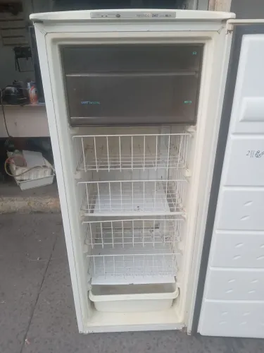 FREEZER VERTICAL CÔNSUL 240 LITROS 