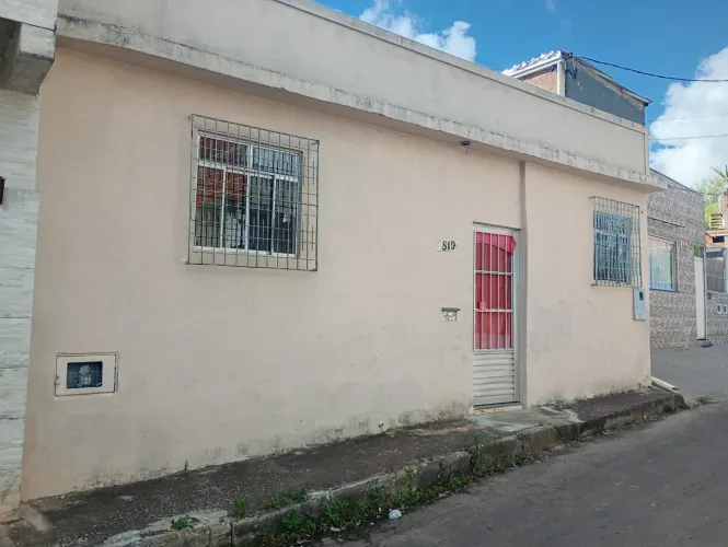 Vendo uma casa no bairro Granjas Betânia em Juiz de fora