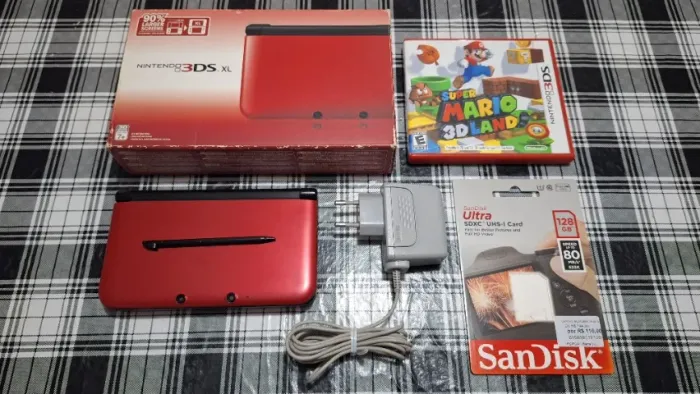 Nintendo 3DS XL Vermelho DESBLOQUEADO + Jogo Super Mario 3D Land + Cartão SD Sandisk 128gb