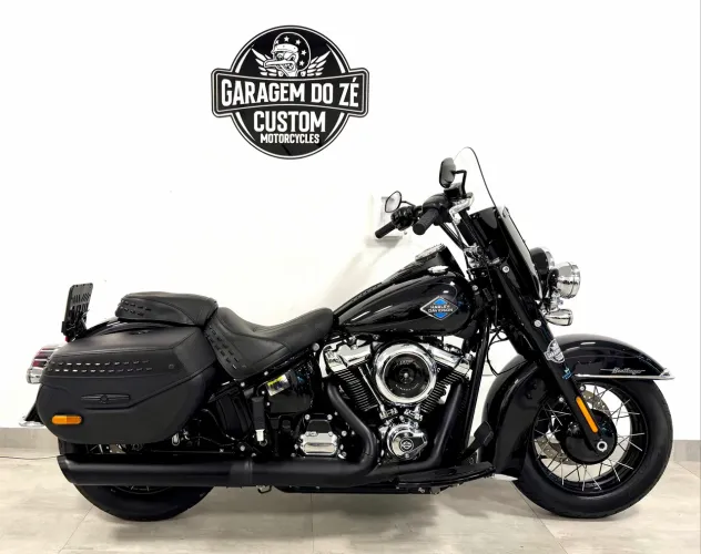 Harley Davidson softail Heritage Classic FLHC - 117