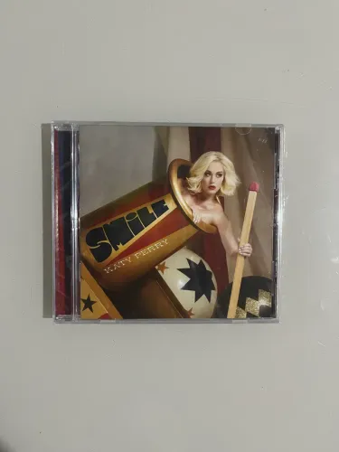 Cd Smile capa alternativa lacrado e importado - Katy Perry