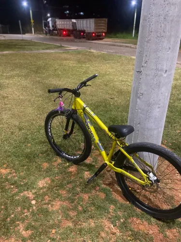Gios pouco tempo de uso pedindo barato