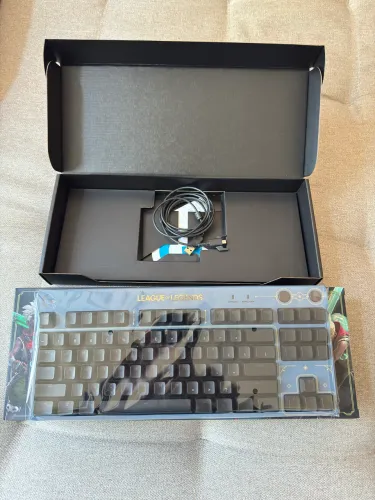 Teclado Mecânico Gamer Logitech G PRO
