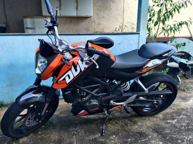 Moto KTM Duke 200, 2017.