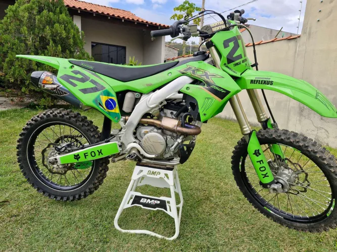 Kx 250 f modelo 2021 com escap Foco Racing