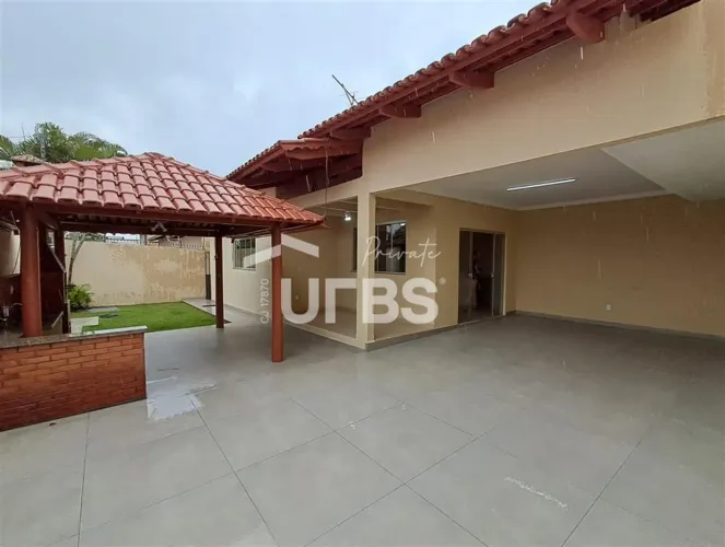 Casa térrea à venda no Setor Parque Anhanguera 1, 3 quartos sendo 1 suíte, 2 vagas de gara