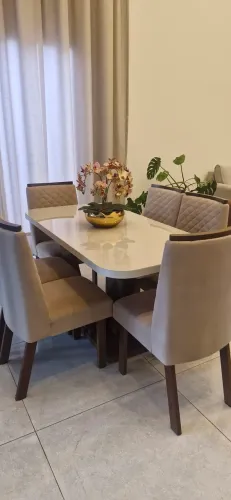 Conjunto mesa e cadeiras
