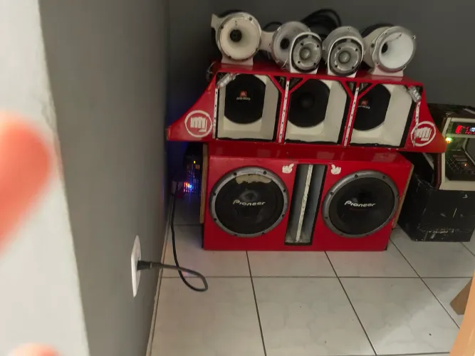 VENDO SOM AUTOMOTIVO 