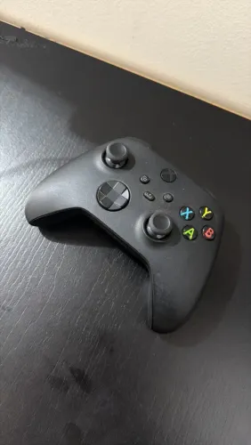 Controle Sem Fio Xbox (Xbox Wireless Controller) na cor Carbon Black