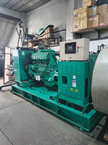 VENDO GRUPO GERADOR DE ENERGIA CUMMINS DE 500 KVA