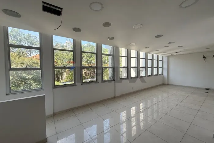 Conjunto Comercial no Bela Vista 215,81m² , 17 ambientes e 4 garagem para locação R$ 16.00