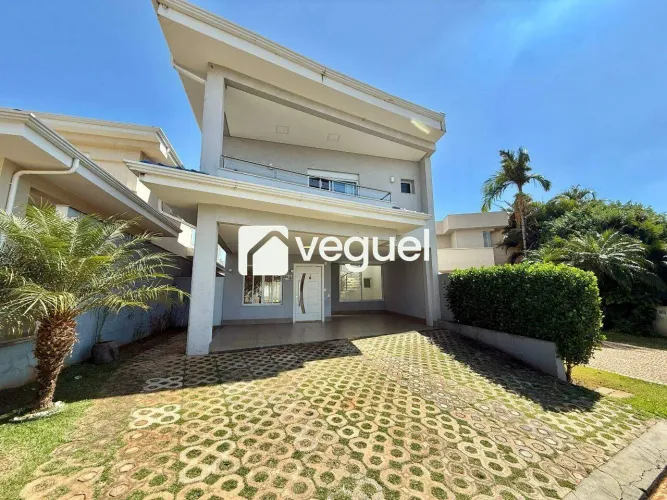 Casa em condomínio para aluguel com 374m², 3 quartos, sendo 3 suítes, 4 vagas de garagem,