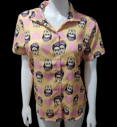 Camisa de botão Frida Kahlo tamanho M