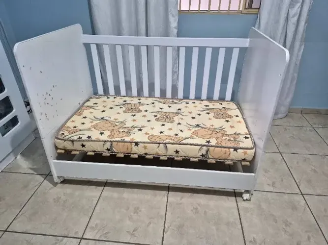 Berço infantil branco