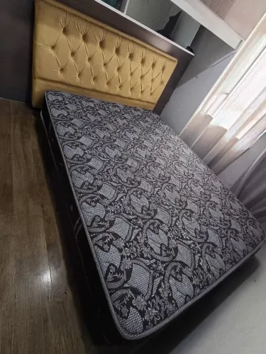 Cama Queen, com box e cabeceira 