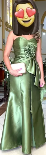 Vestido de festa verde oliva