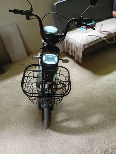 Scooter elétrica (Branca)
