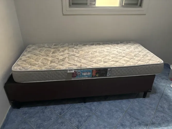 Cama de solteiro box