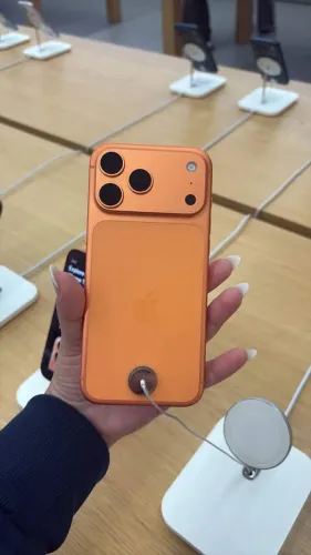 17 pro Max laranja 256GB