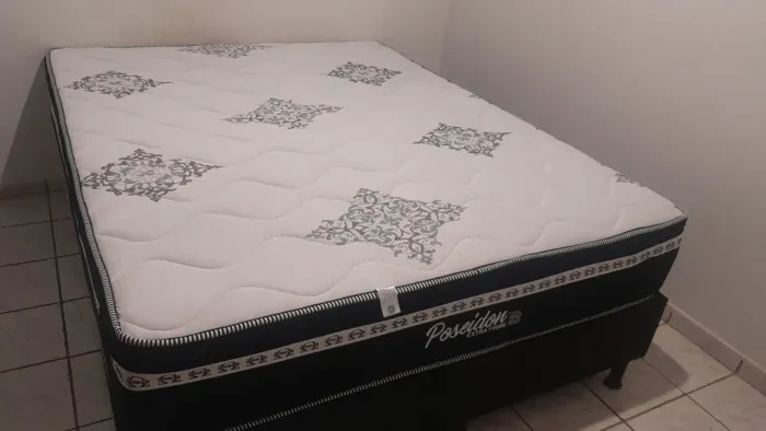 Cama casal Queen size molas ensacadas individuais