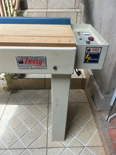 Dobradeira de fórmica 