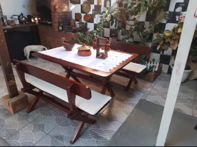 Mesa e bancos para área externa churrasqueira