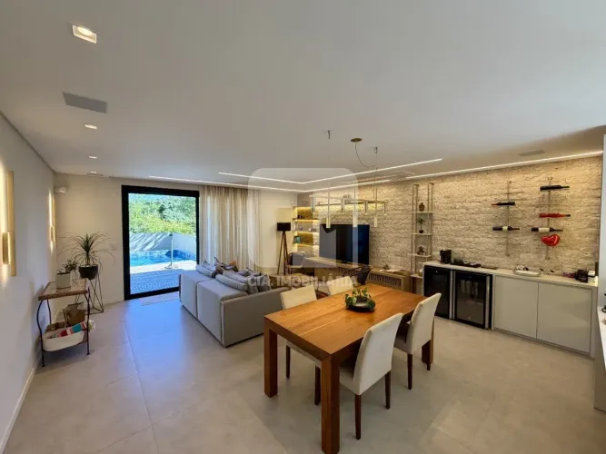 Casa de 4 dormitórios à venda no Córrego Grande