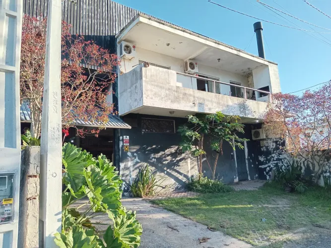 Galpão com Apartamento na Vargem Grande