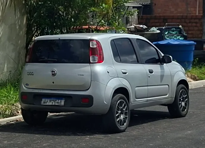 Fiat Uno Vivace Celeb. 1.0 EVO F.flex 8V 5P 2013