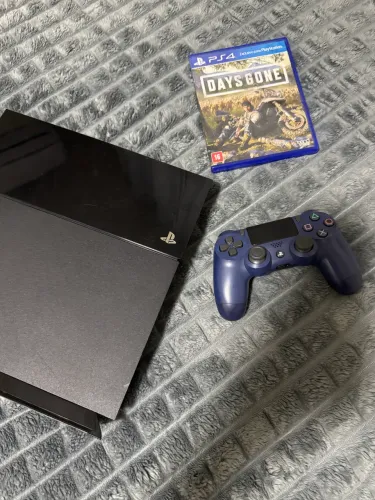 PLAYSTATION 4
