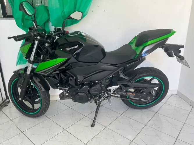 Kawasaki Z400 2022
