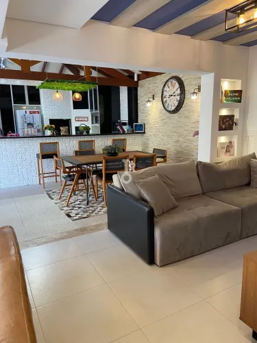 Casa Totalmente Reformada com Piscina no EcoVillage Jundiaí
