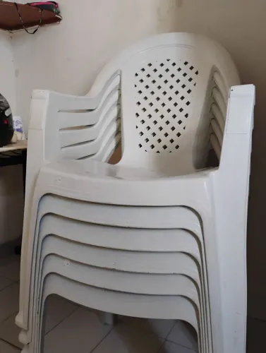 Cadeiras resistente de plástico