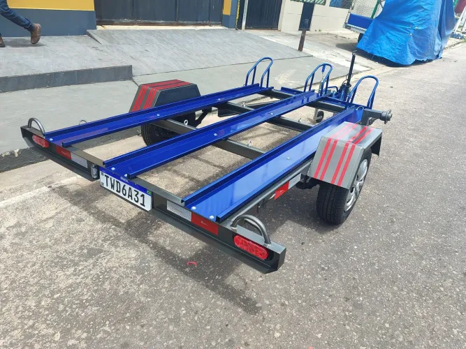 Reboque para transportar motos
