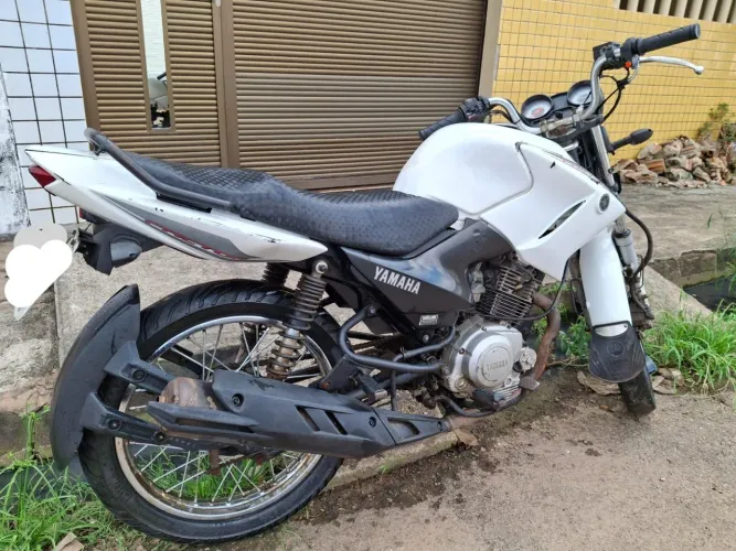 Vendo Yamaha YBR 125, ano 2015,tudo funcionando perfeitamente.