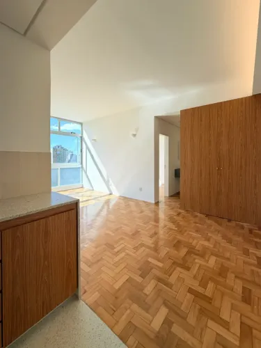 Apartamento para venda possui 90 metros quadrados com 2 quartos