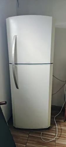Geladeira Frost Free Continental