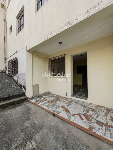 Casa com entrada coletiva para locação com 2 quartos (1 suíte), Camargos, Belo Horizonte, 