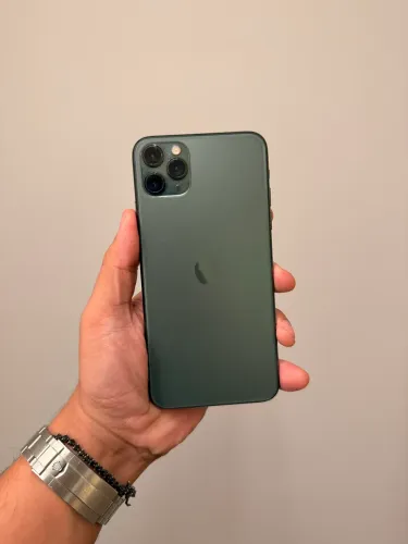 IPHONE 11 PRO MAX 256GB COM TELA GENUÍNA, LOJA NO RIOMAR, ACEITAMOS O SEU USADO.