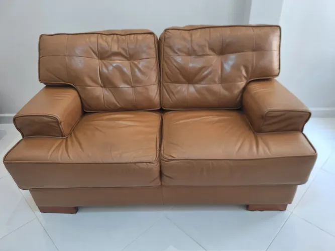 Lindo Sofá de couro legítimo 