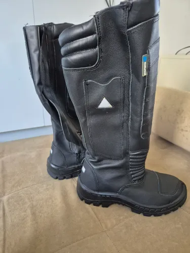 Bota Coturno de Couro Marluvas
