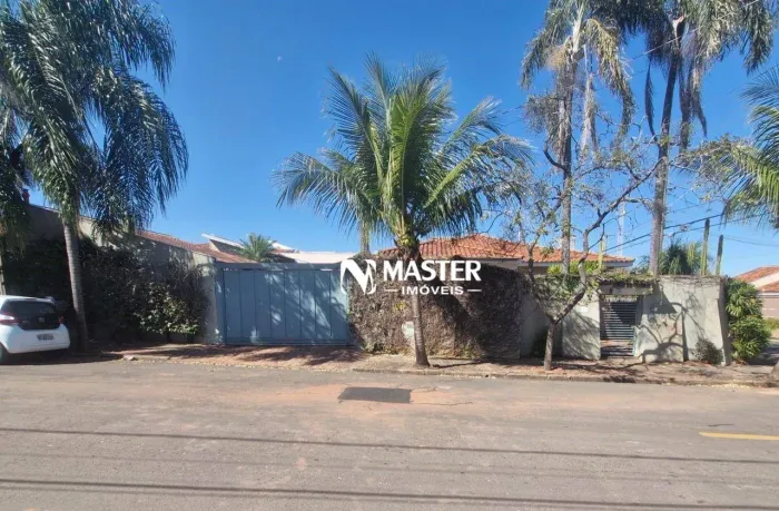 Casa com 5 dormitórios à venda, 240 m² por R$ 900.000,00 - Jardim Parati - Marília/SP