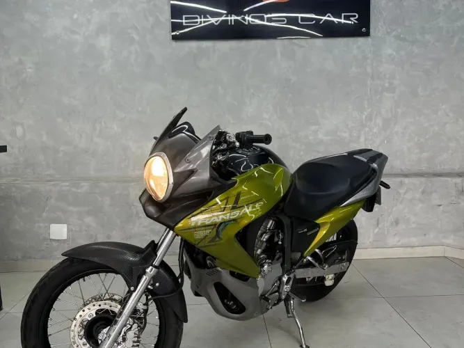 Honda XL 700V 1000 cc