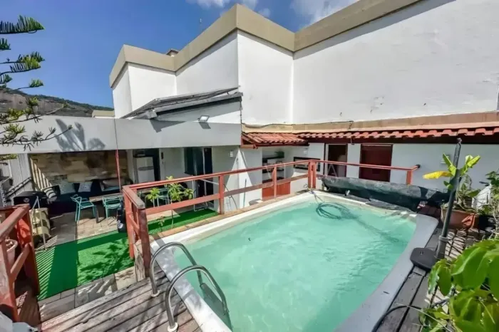 Cobertura com 5 quartos (2 suítes), alto padrão, infraestrutura, clara e vagas em Botafogo