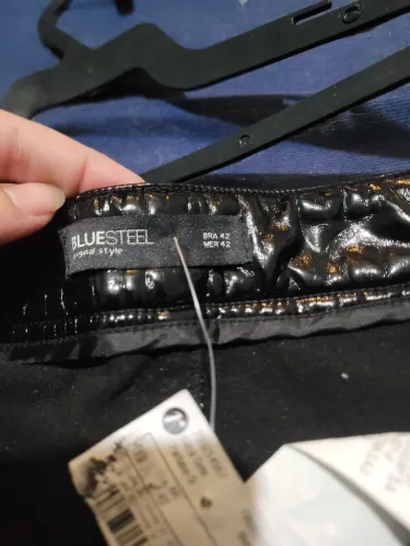Calça skinny em material sintético de vinil ( nova) nunca usada