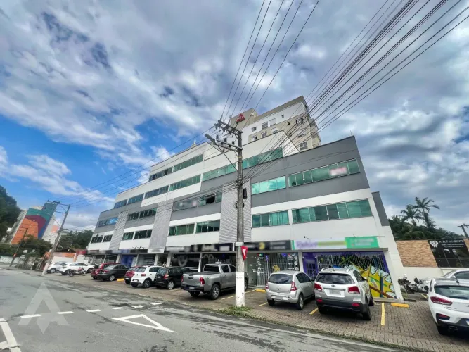 Sala comercial de 70m² para locação por R$ 2.478,00 - Bairro Itoupava Seca - Blumenau/SC