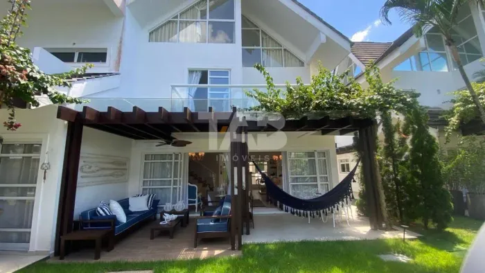Casa no Condominio Porto Estaleiro para locação mobiliada