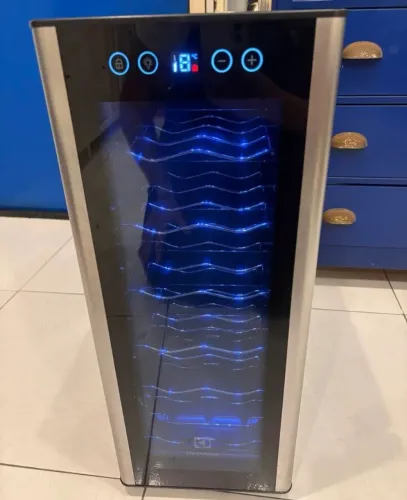 Adega climatizada 12 garrafas Electrolux 
